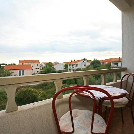 Apartment & Room Dinka, Krk Krk Town Buitenkant foto