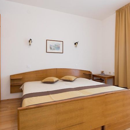 Apartment & Room Dinka, Krk Krk Town Kamer foto